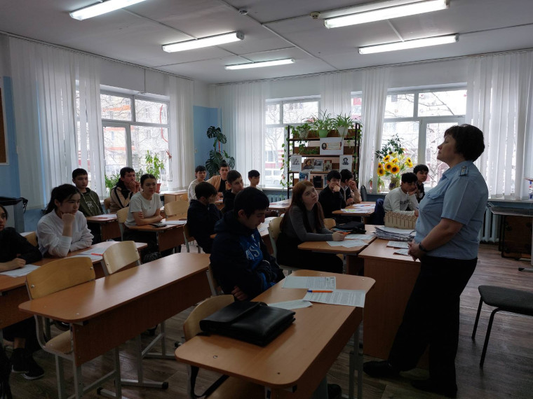 Групповые беседы с приглашением сотрудника УМВД.